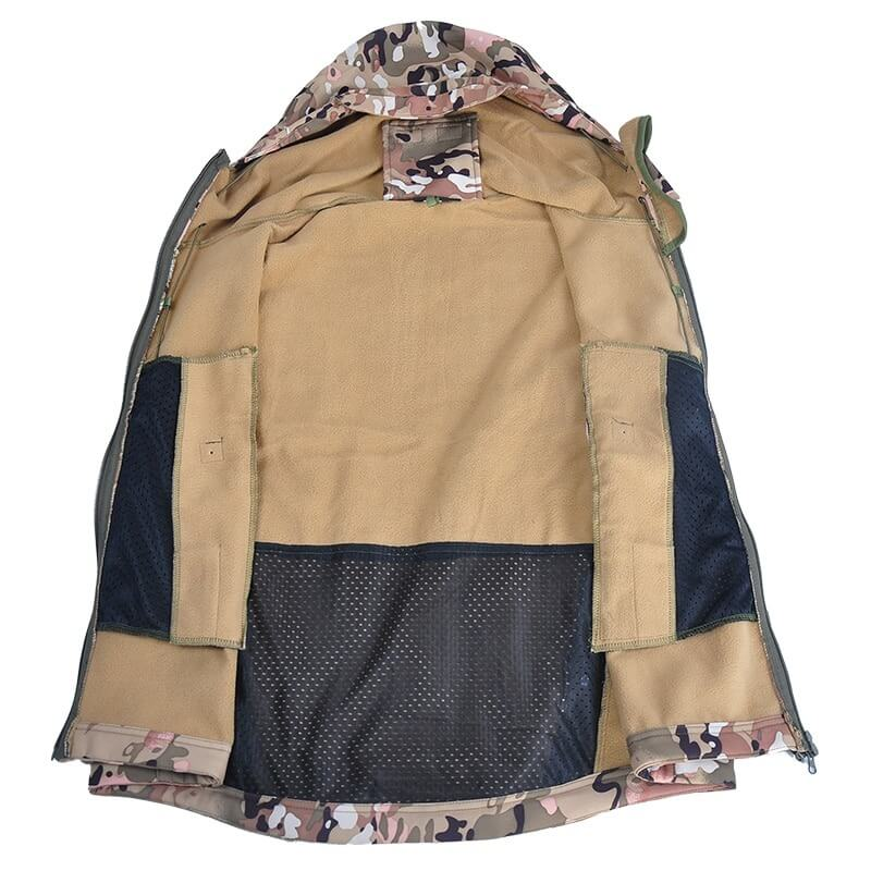 Interior view of men's tactical jacket SF0424, showcasing fabric details and camouflage design, ideal for outdoor adventures.